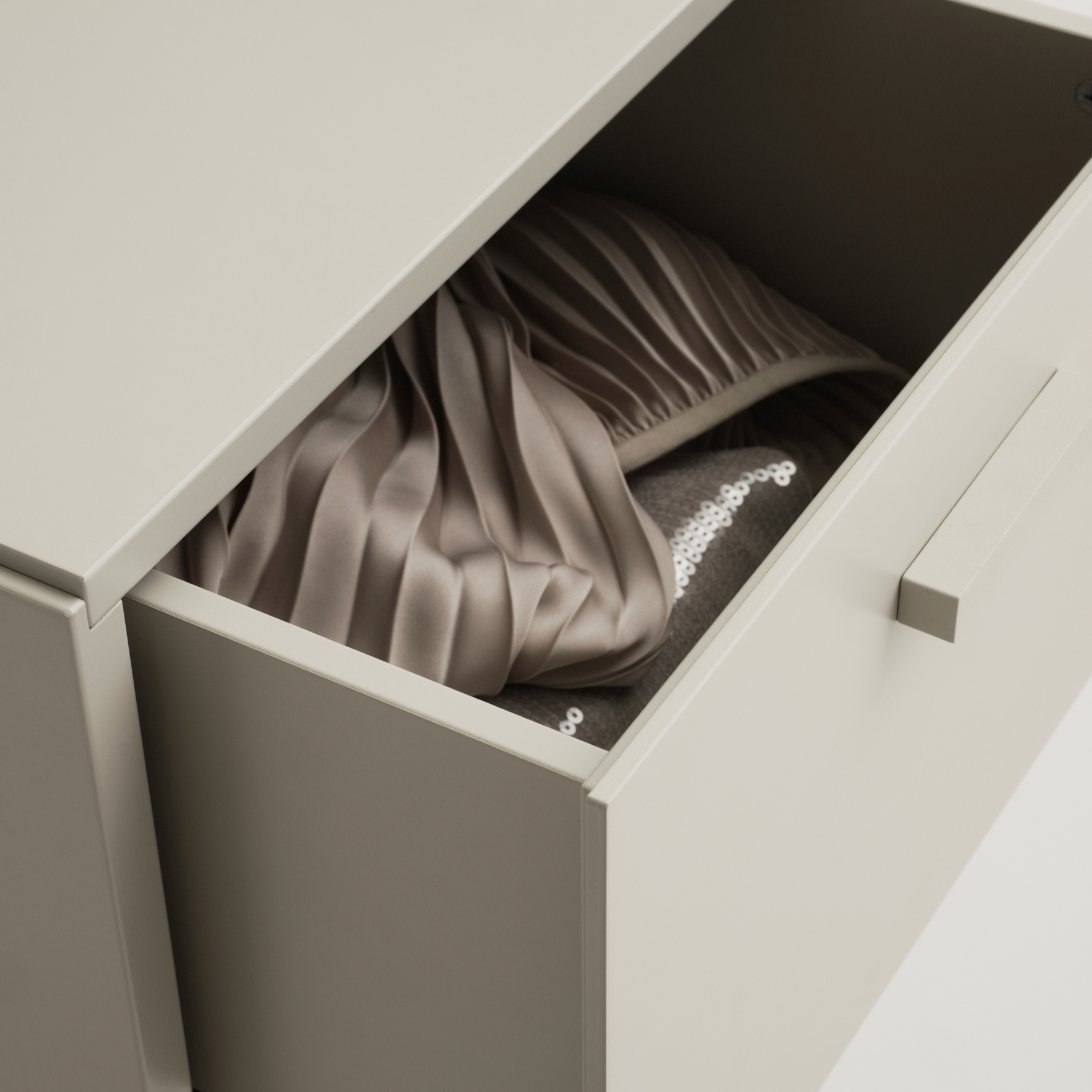 Relief Chest of Drawers Tall